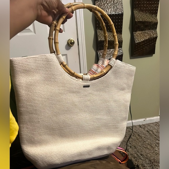 Columbia Cream Tote Bag with Textured Design - Picture 1 of 7